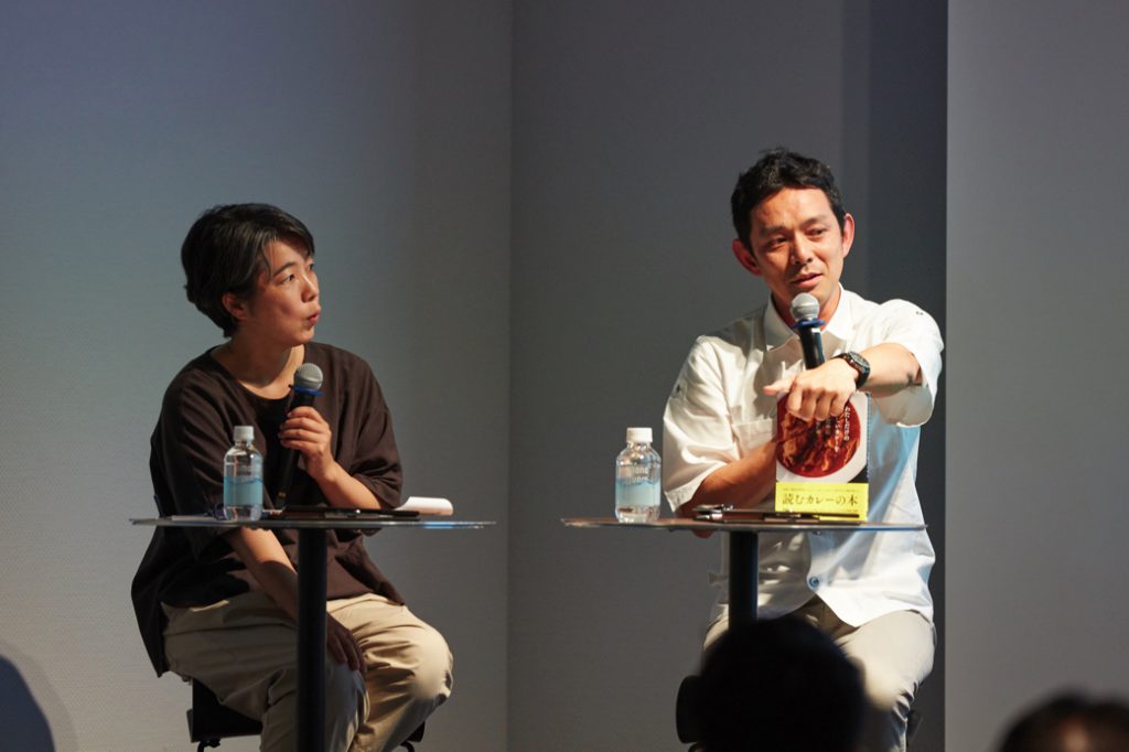 水野仁輔さんと、水野さんを取材してきた『料理通信』副編集長、伊東由美子（左）