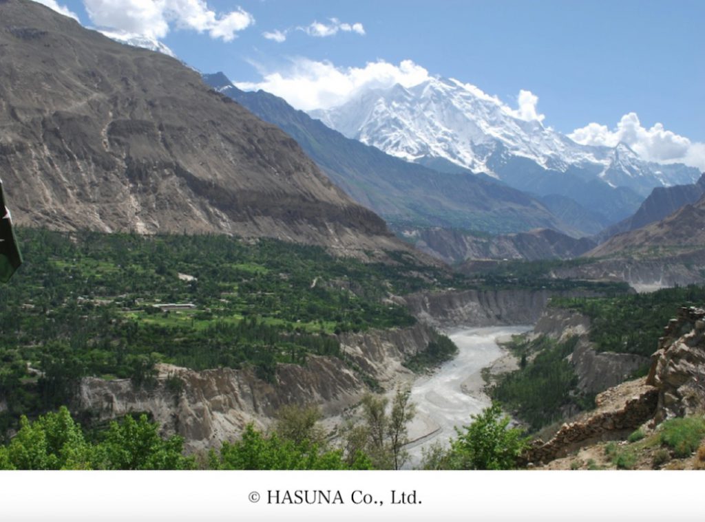 パキスタンのヒマヤラ山脈とカラコルム山脈がぶつかり合うフンザ渓谷
